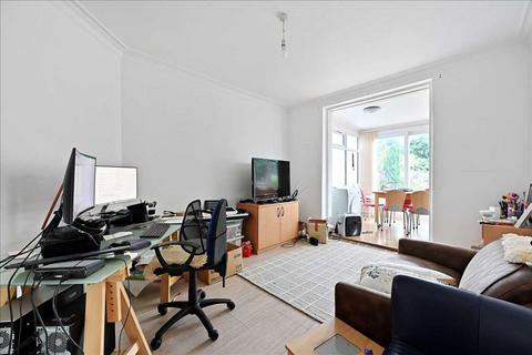 3 bedroom terraced house to rent, Leithcote Gardens, Streatham