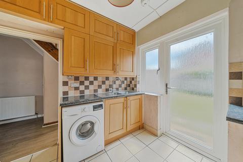 37 Bedivere Road, Bromley, BR1 5LJ