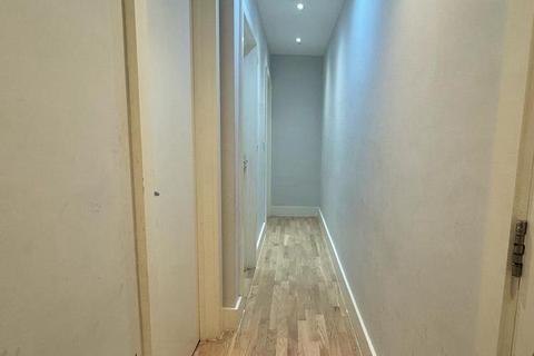 2 bedroom flat to rent, London, EN4