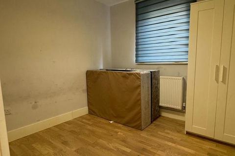 2 bedroom flat to rent, London, EN4