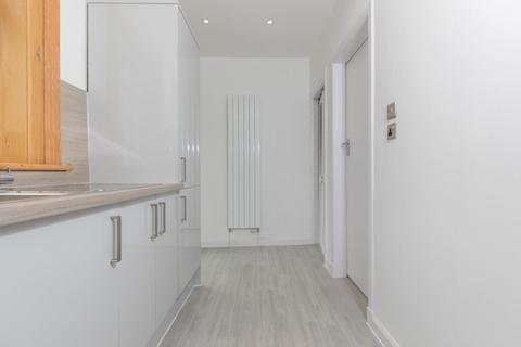 120 Monteith Drive, Clarkston, Glasgow, G76 8NZ