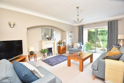 4 bedroom detached house for sale, Hookstone Chase, Harrogate