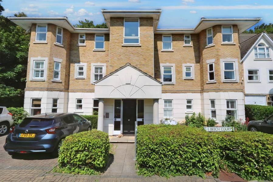 Beech Court, Surbiton KT6 2 bed apartment to rent £2,000 pcm (£462 pw)