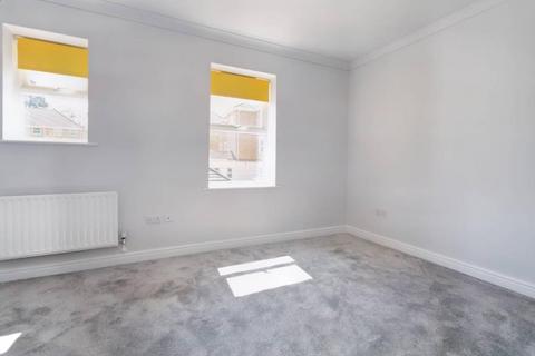 2 bedroom apartment to rent, Beech Court, Surbiton KT6