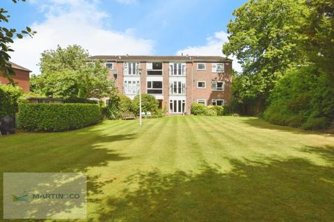 2 bedroom apartment to rent, Carshalton Lodge