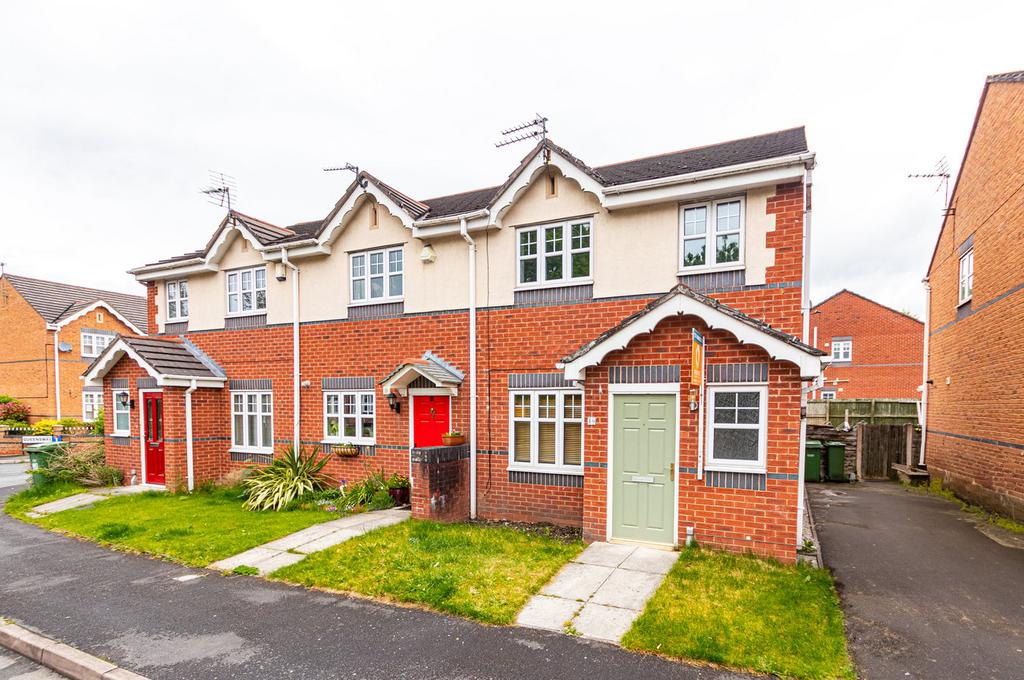 River Lane, Partington, Manchester, M31 3 bed end of terrace house £