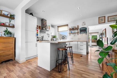 15 Springfield Gardens, Morganstown, Cardiff, CF15 8LP