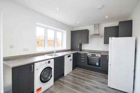 3 bedroom detached house to rent, Stoneycroft Road, Woodford Green