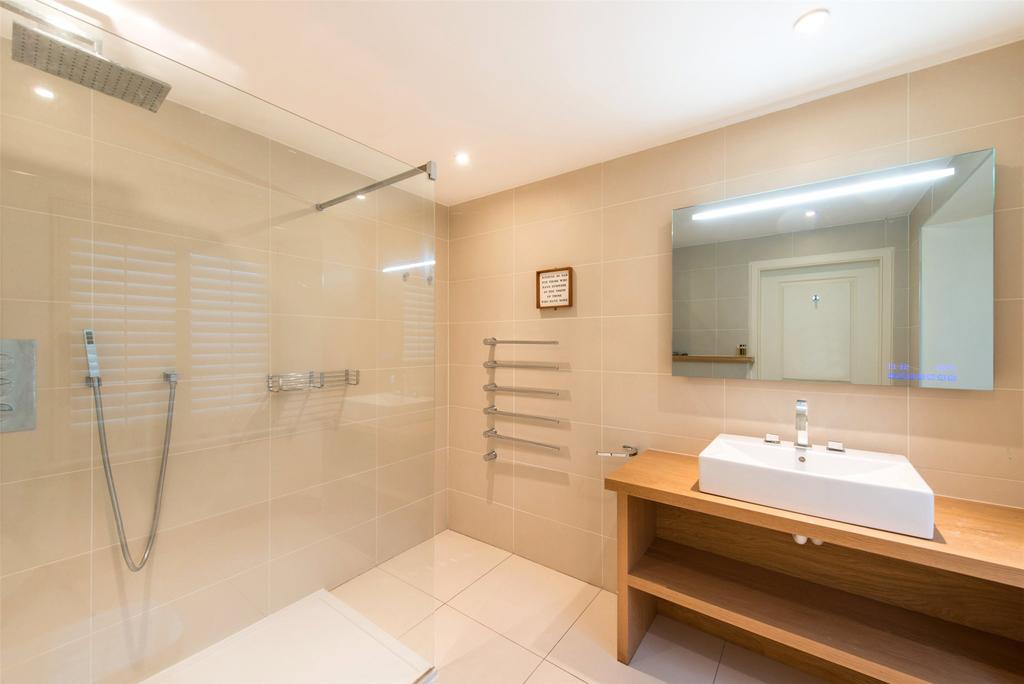 En Suite Shower