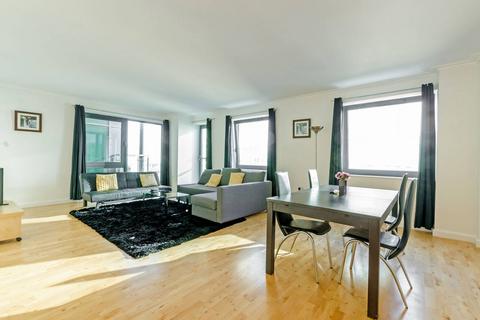 2 bedroom flat to rent, Discovery Dock East, Canary Wharf, London, E14