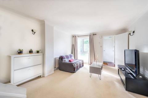 2 bedroom house to rent, Aspen Close, Ealing, London, W5