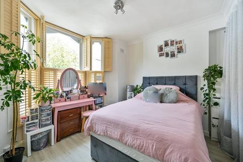 2 bedroom flat for sale, York Road, Acton, London, W3