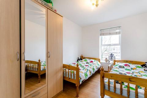 2 bedroom flat for sale, Richmond Road, Kingston, Kingston upon Thames, KT2