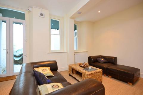 2 bedroom flat to rent, Hyde Park Place, Hyde Park Estate, London, W2