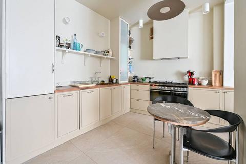 2 bedroom flat to rent, Sternhall Lane, Peckham, London, SE15