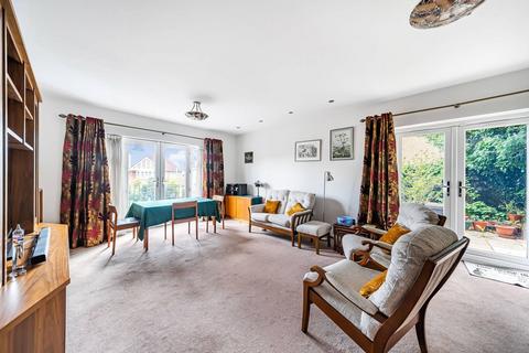 2 bedroom flat for sale, Elms Road, Harrow, HA3