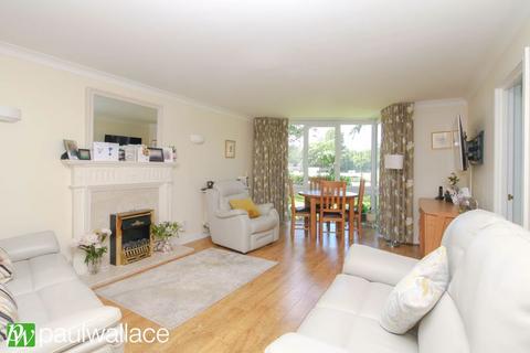 2 bedroom ground floor flat for sale, Eversley Lodge, Park View, Hoddesdon