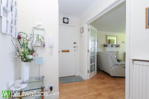 2 bedroom ground floor flat for sale, Eversley Lodge, Park View, Hoddesdon