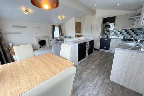 2 bedroom mobile home for sale, Pixley End, Trumpet