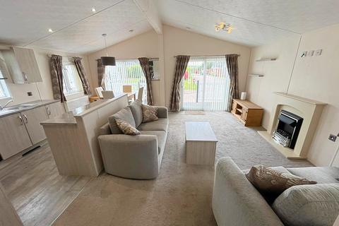 2 bedroom mobile home for sale, Pixley End, Trumpet