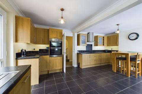 4 bedroom detached house for sale, Norton Road, Tostock