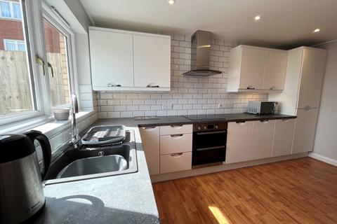 3 bedroom townhouse to rent, Market Street, Exeter