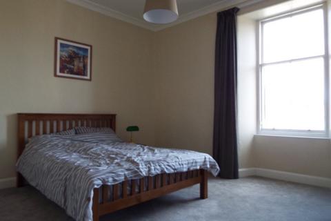 2 bedroom flat to rent, Millar Crescent, Edinburgh EH10