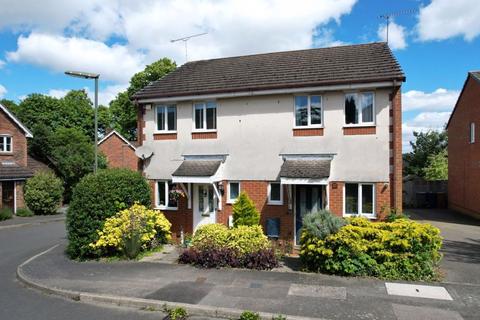 2 bedroom semi-detached house for sale, Bardsley Drive, Farnham