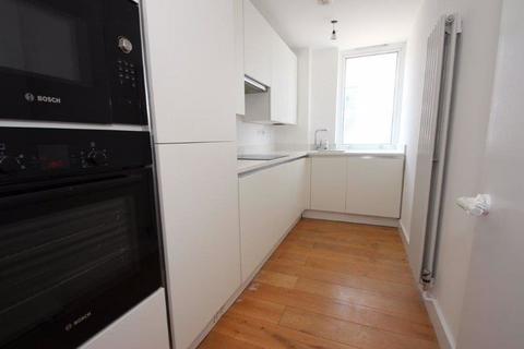 2 bedroom apartment to rent, Barrier Point Road, London E16