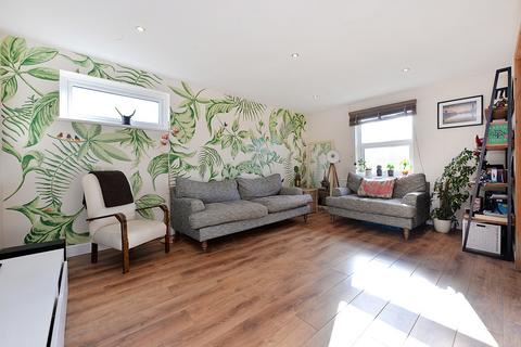 2 bedroom apartment for sale, Edmeston Close, London E9