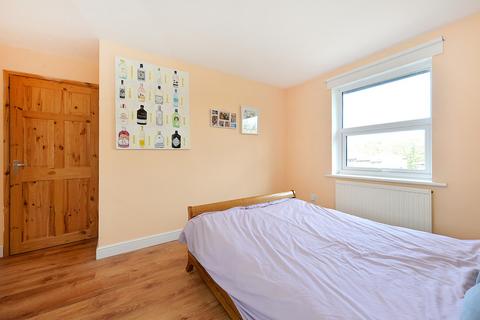 2 bedroom apartment for sale, Edmeston Close, London E9