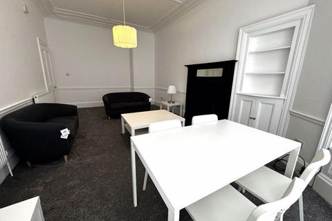 2 bedroom apartment to rent, Queensborough Gardens, Hyndland