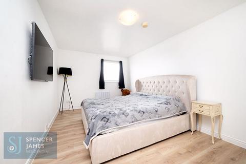 2 bedroom apartment for sale, Inverness Mews, Galleons Lock, E16