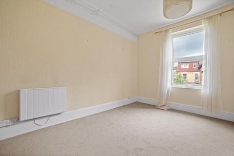 Studio to rent, Birdhurst Rise, South Croydon