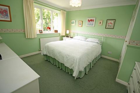 37 Wren Gardens, Alderholt, Fordingbridge, SP6 3PJ
