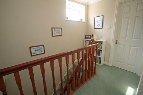 37 Wren Gardens, Alderholt, Fordingbridge, SP6 3PJ
