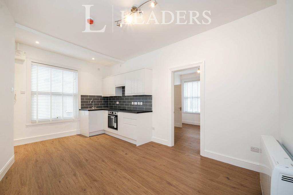 Brampton Road, Huntingdon 1 bed apartment to rent £775 pcm (£179 pw)