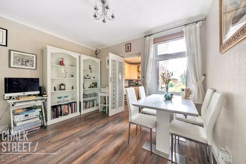 54 Salisbury Road, Romford, RM2 5TP