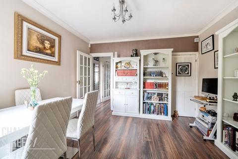 54 Salisbury Road, Romford, RM2 5TP