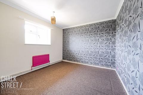 11 Bell Avenue, Romford, RM3 7DD