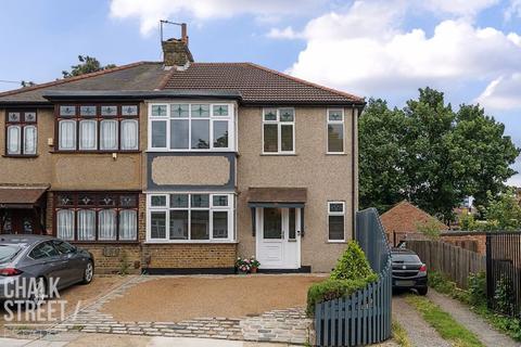 5 bedroom semi-detached house for sale, The Avenue, Romford, RM1