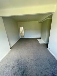 3 bedroom detached house to rent, Craigmoor Avenue, Three Bedroom Large Detached Bungalow £1800 pcm