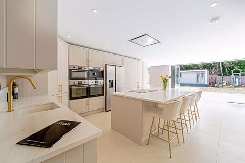 undefined, Devitt Close, Ashtead KT21