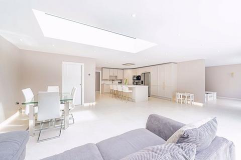 undefined, Devitt Close, Ashtead KT21