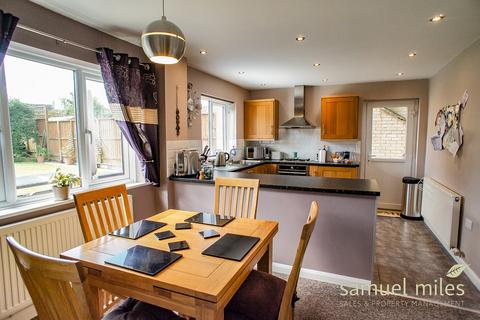 1 Chudleigh, Freshbrook, Swindon, SN5 8NQ
