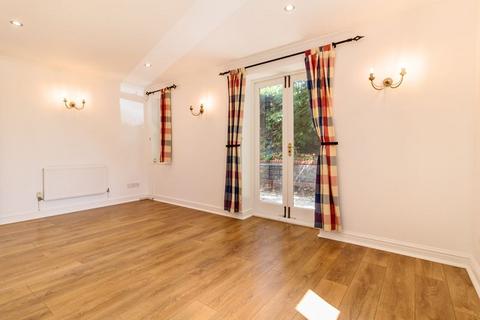 2 bedroom ground floor flat for sale, Pageant Road, St. Albans