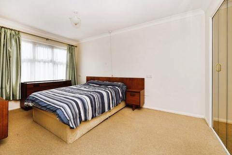 2 bedroom flat for sale, Godfreys Mews, Chelmsford CM2