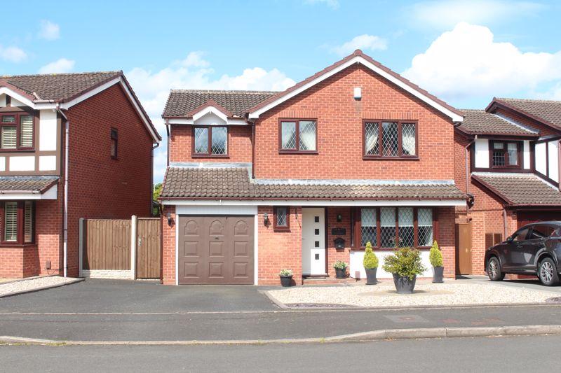 Ploverdale Crescent, Kingswinford DY6 4 bed detached house for sale £