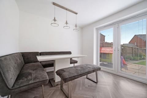 79 Fairway, Standish, Wigan, WN6 0UY