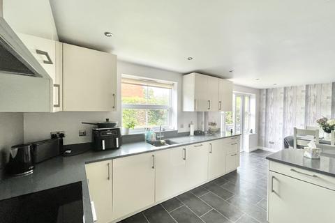 4 bedroom detached house for sale, Redwing Close, Stratford-upon-Avon CV37